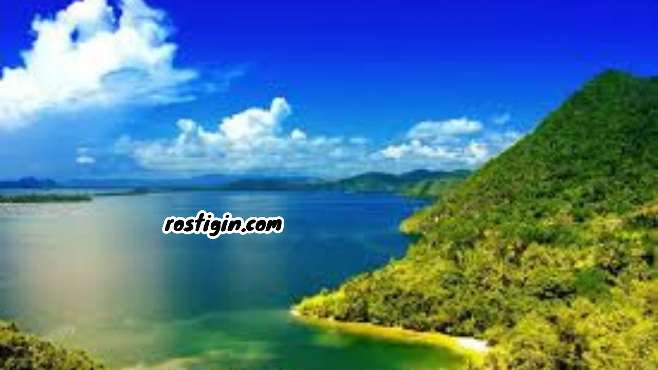 Danau-Sentani-Mace-Baku-Naik-Papua